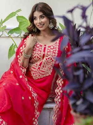 Pink embroidered silk blend salwar suit 4
