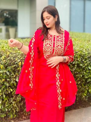 Pink embroidered silk blend salwar suit 2