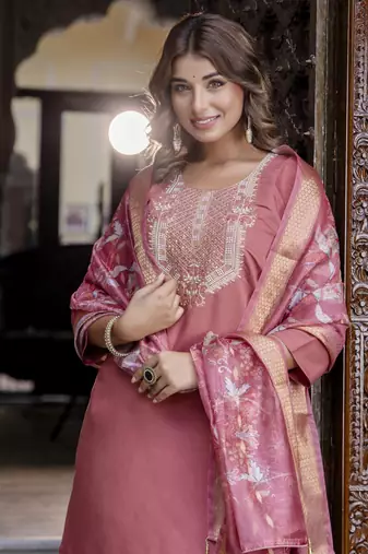 Gajri embroidered silk blend salwar suit