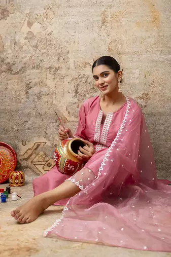 Pink embroidered silk blend salwar suit