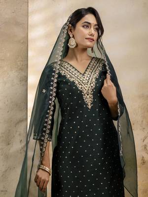 Green embroidered chanderi silk salwar suit 3