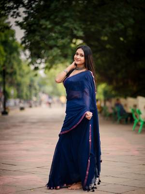 Aakar Nayra | Blue Handloom Cotton Saree 2