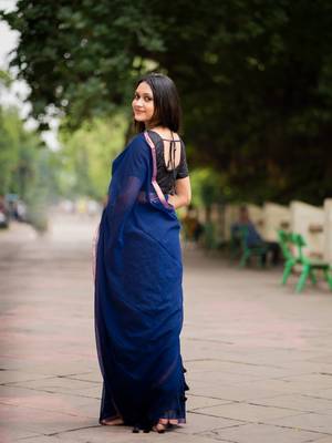 Aakar Nayra | Blue Handloom Cotton Saree 3