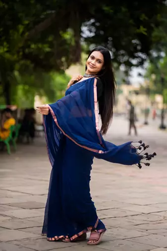 Aakar Nayra | Blue Handloom Cotton Saree