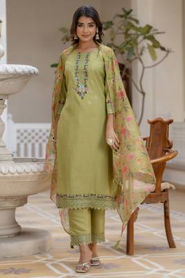 Mehndi embroidered viscose rayon kurta sets 1