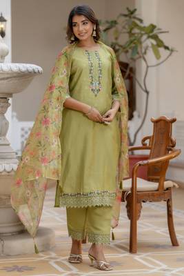 Mehndi embroidered viscose rayon kurta sets 2