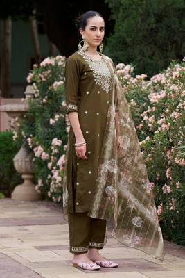 Mehndi embroidered viscose rayon   kurta sets 4