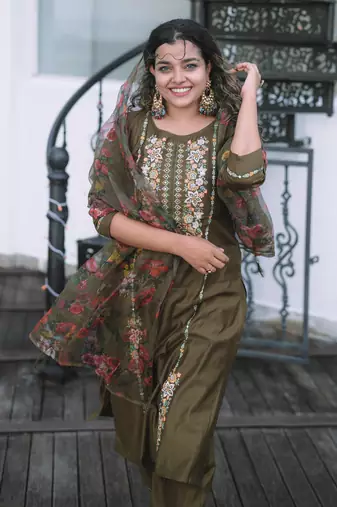Mehndi embroidered viscose rayon kurta sets