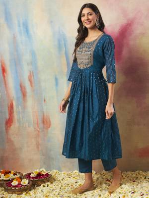 Blue embroidered cotton silk kurta sets 3
