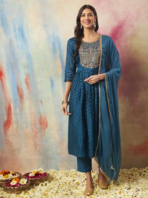 Blue embroidered cotton silk kurta sets 4