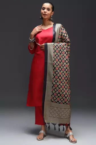 Red embroidered cotton silk blend kurta sets