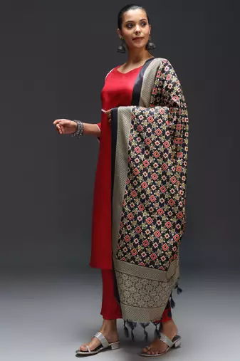 Red embroidered cotton silk blend kurta sets