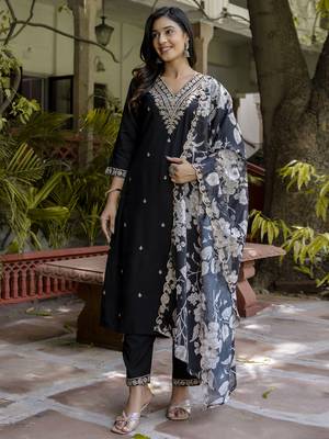 Black embroidered viscose rayon   kurta sets 2