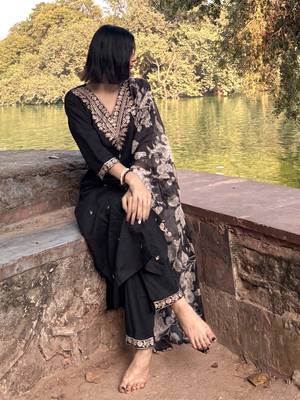 Black embroidered viscose rayon   kurta sets 3