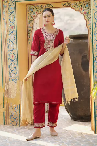 Maroon embroidered viscose rayon kurta sets