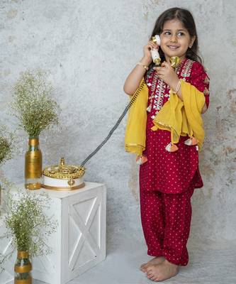 Red cotton hand woven traditional kurta set 4