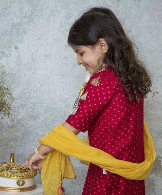 Red cotton hand woven traditional kurta set 5