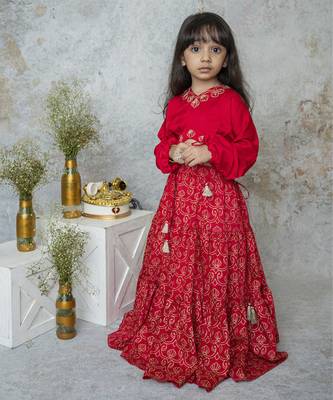 Red cotton hand woven traditional crop top with tiered lehnga 5