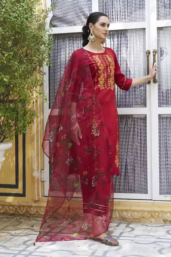 Maroon embroidered viscose rayon kurta sets