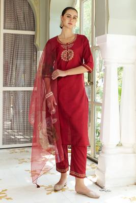 Maroon embroidered cotton silk kurta sets 1