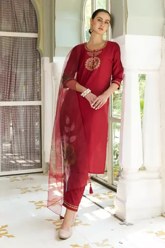 Maroon embroidered cotton silk kurta sets