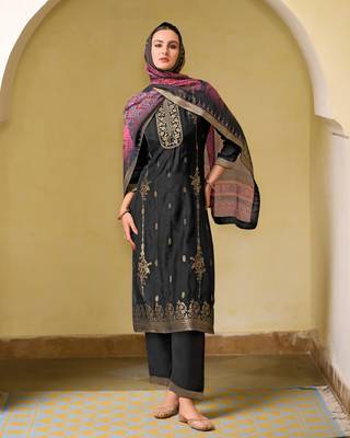 Black embroidered viscose self jacquard kurta sets 2