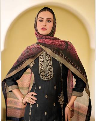 Black embroidered viscose self jacquard kurta sets 3