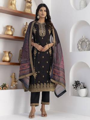 Black embroidered viscose self jacquard kurta sets 2