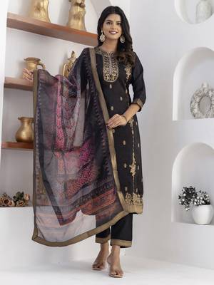 Black embroidered viscose self jacquard kurta sets 3