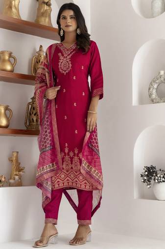 Pink embroidered viscose self jacquard kurta sets