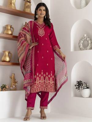 Pink embroidered viscose self jacquard kurta sets 3