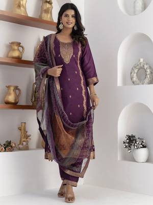 Purple embroidered viscose self jacquard kurta sets 2