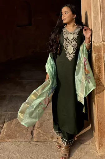 Green embroidered viscose rayon kurta sets