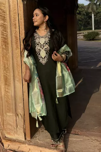 Green embroidered viscose rayon kurta sets