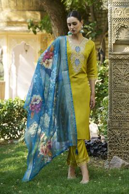Lemon embroidered viscose rayon kurta sets 2