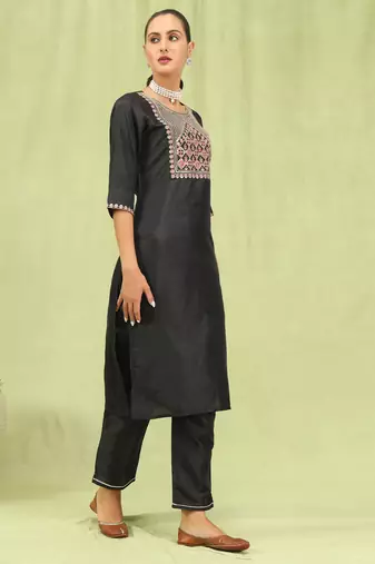 Black embroidered silk blend kurta sets