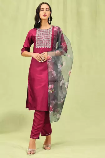 Red embroidered silk blend kurta sets