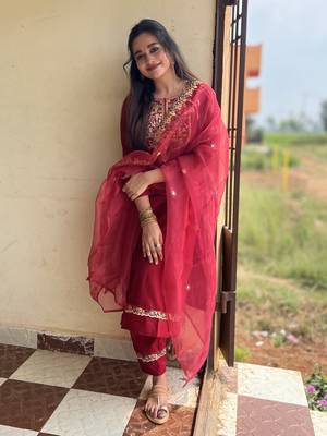 Maroon embroidered viscose rayon kurta sets 1