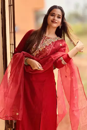 Maroon embroidered viscose rayon kurta sets