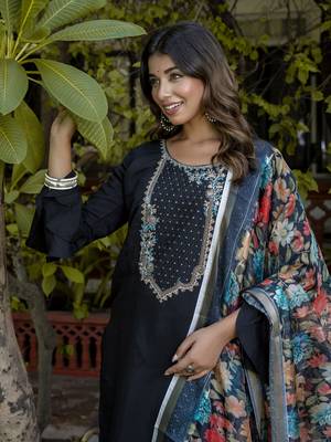 Black embroidered viscose roman silk kurta sets 3