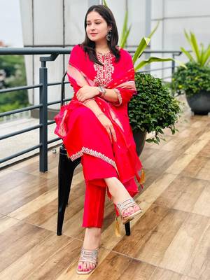 Pink embroidered viscose roman silk kurta sets 2