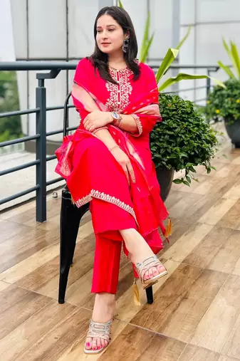 Pink embroidered viscose roman silk kurta sets