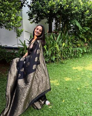 Black silk blend saree with blouse 1