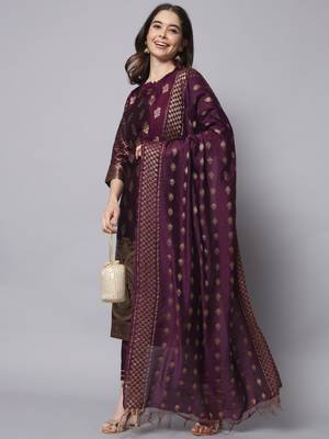 Purple embroidered cotton silk jacquard salwar suit 4
