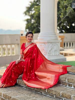 Red Color Soft Silk Blend Traditional Saree 2