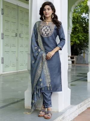 Grey embroidered cotton silk blend salwar suit 4