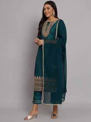 Green embroidered silk blend salwar suit 3