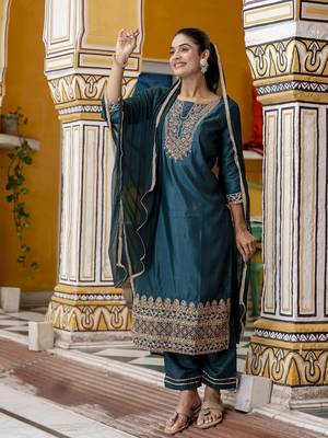 Green embroidered silk blend salwar suit 4