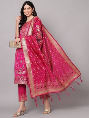 Pink embroidered cotton silk jacquard salwar suit 4