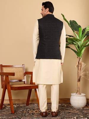 Black cotton embroidered kurta pajama 5